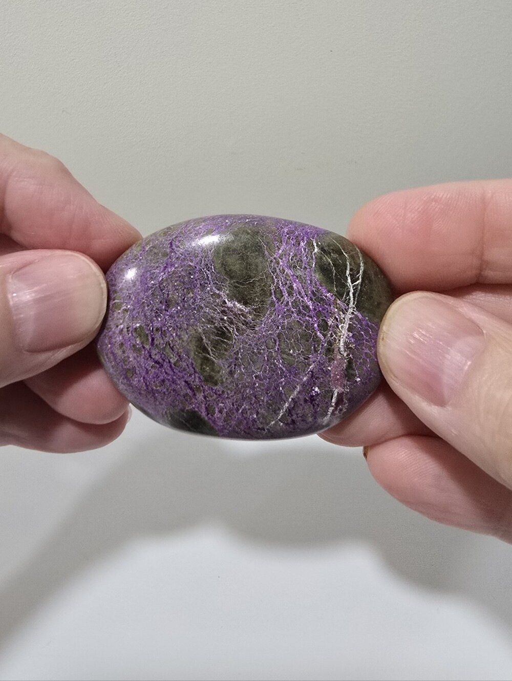 Atlantisite Crystal Palmstone #A, Aka Stichtite and Serpentine - Picture 4 of 8